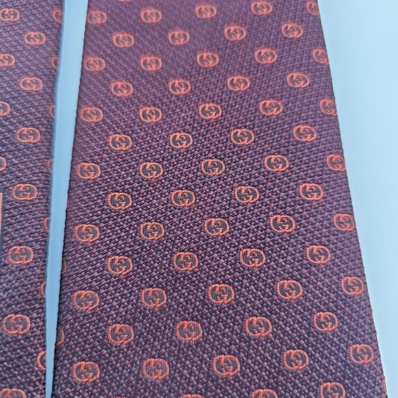 GUCCI Burgundy Black GG MONOGRAM LOGO  100% ITALIAN SILK TIE STUNNING!!!! - Picture 8 of 11